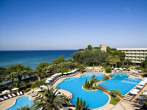 Sani Beach Hotel & Spa 5* в Топ- 5 лучших семейных отелей мира!