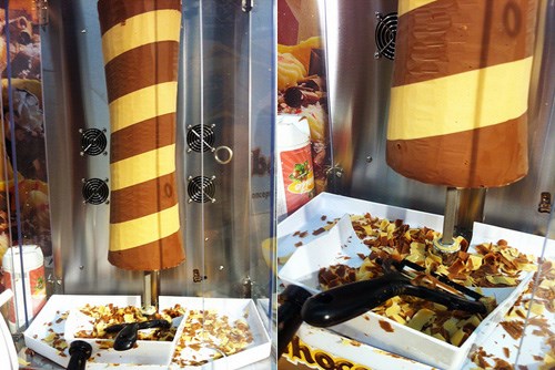 Шоколадный «гирос» (кебаб) – новая мода в Салониках