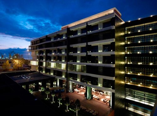The MET Hotel 5* вновь в 10-ке лучших отелей Греции