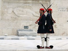 05_ATHENS,-GREECE_Evzones-guarding
