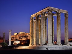 12_The-Temple-of-Olympian-Zeus-(considered-one-of-the-biggest-of-the-ancient-world)-in-the-blue-hour,-with-Acropolis-in-the-background
