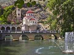 10_Traditional-Orthodox-Greek-church-at-Kefalari,-Peloponnesus,-Greece
