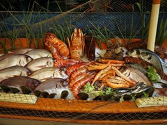 24_A-display-of-Mediterranean-seafood-at-a-Greek-fish-taverna.