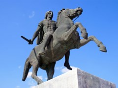 03_The-monument-to-Alexander-the-Great-in-Thessaloniki,-Greece