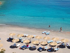 24_Beach-of-the-luxury-hotel,-Crete,-Greece