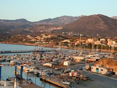 34_Ag-Nikolaos-The-crowded-marina-at-Aghios-Nikolaos,-Crete,-at-dawn.