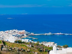 27_Overlooking-Mykonos-Town-(Hora)-on-the-island-of-Mykonos-towards-the-wharfs-of-the-docking-area