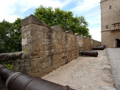 30_Big-cannons-in-castle-of-st-John-knights-at-Rhodes-island-in-Greece