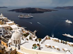 08_Bay-of-Santorini-with-small-island-and-some-vessels