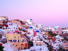 18_Oia-village-buildings-in-the-evening-light
