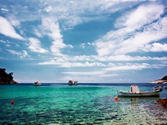 18_Small-boat-harbor-on-a-greece-island