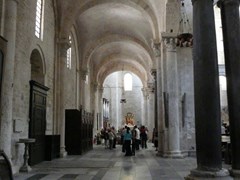 Галлерея в базилике свт. Николая. Бари