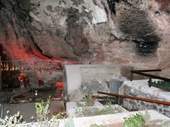 Пещера в монастыре Мега Спилэон. Калаврита