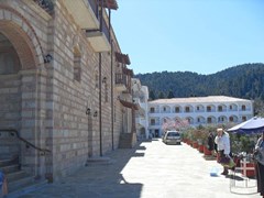 У входа в монастырь Малеви. Триполи