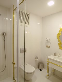 MB Deluxe Hotel - photo 1