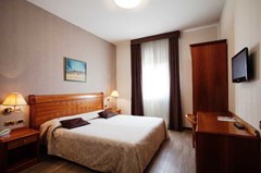 Hotel Astoria - photo 27