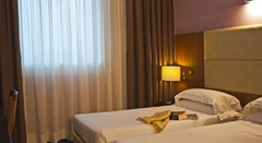 CDH Hotel Bologna - photo 20