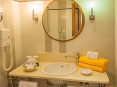 Aegean Melathron Thalasso Spa Hotel: Bathroom  - photo 48