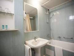 Macedonian Sun Hotel: Double Room Bathroom - photo 42