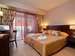 Porto Platanias Beach: Suite 2_Bedroom_PP_Jacuzzi - photo 46