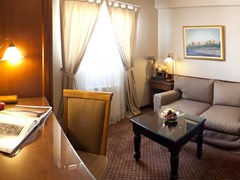 Coral Hotel Athens: Suite - photo 7