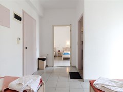 Stonewell Studios & Apartments - photo 9