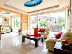 Stonewell Studios & Apartments - photo 2