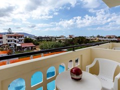 Stonewell Studios & Apartments - photo 3