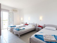 Stonewell Studios & Apartments - photo 5