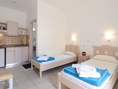 Stonewell Studios & Apartments - photo 13