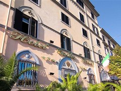 Galles Hotel - photo 1