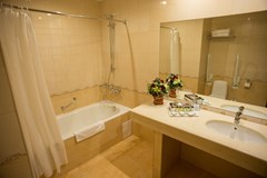 Petro Palace Hotel: Room DOUBLE SINGLE USE EXECUTIVE - photo 39