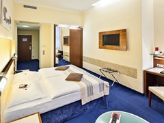 Austria Trend Hotel Europa Wien - photo 11