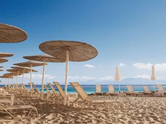The Beach House: Beach White Suites in 300 m - photo 1