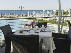 Le Soleil Hotel - photo 5