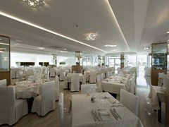 Le Soleil Hotel - photo 10