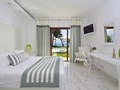 Villa Deluxe 3 Bedroom - Beach Front/Private Pool (~170m²) photo