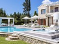 Villa Deluxe 3 Bedroom - Beach Front/Private Pool (~170m²) photo
