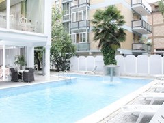 Royal Plaza Hotel  - photo 1