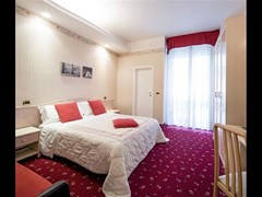 Royal Plaza Hotel  - photo 8