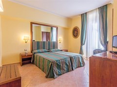 Lux Hotel - photo 8