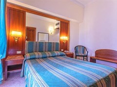 Lux Hotel - photo 11