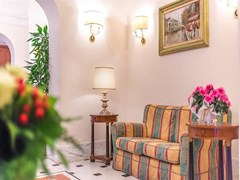 Lux Hotel - photo 2