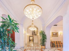Lux Hotel - photo 4