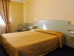 Astoria Hotel - photo 8