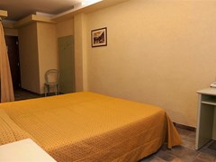 Astoria Hotel - photo 9