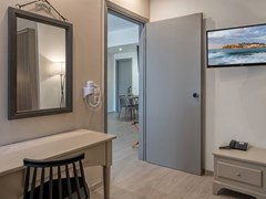 Lefkoniko Beach Icarus Suites - photo 18