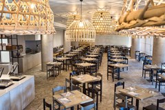 Blue Sky City Beach Hotel: Restaurant - photo 11