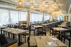 Blue Sky City Beach Hotel: Restaurant - photo 24