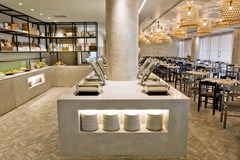 Blue Sky City Beach Hotel: Restaurant - photo 34